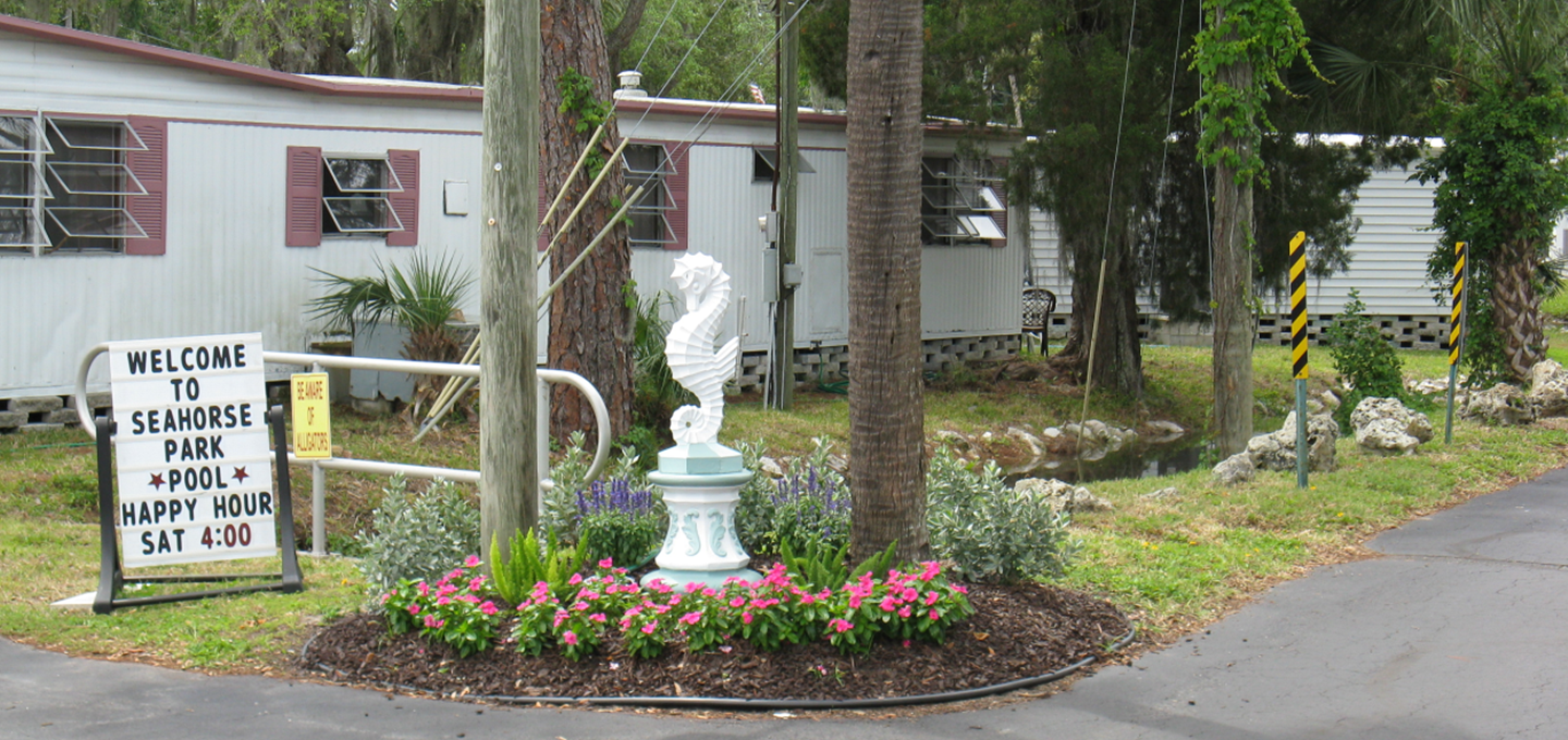 Picture of a Common area as you enter the Park maintained by the Garden Committee